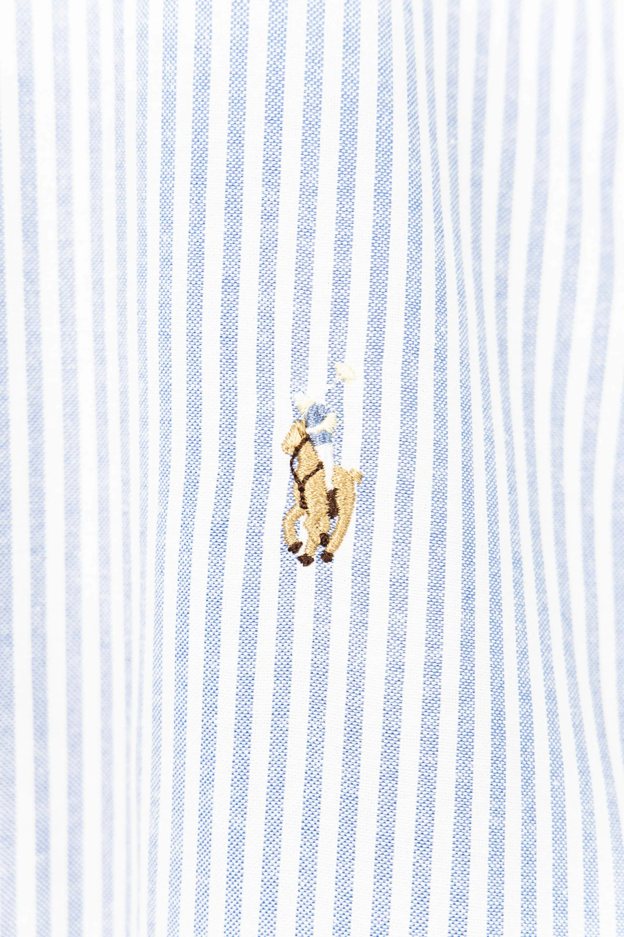 🅿️230 New: Style number: B114 Ralph Lauren/Ralph Lauren classic colorful small label striped casual shirt 1️⃣ Made of high-quality classic striped fabric, the upper body is soft and comfortable, extremely delicate, has a solid, smooth and soft feel. The fabric does not wrinkle, and the feel is invincible. The details are handled perfectly! 2️⃣Adopting the washing process, the workmanship details are perfectly controlled. They are all hemmed with vest technology, and the inside of the sleeves are also different. Different from the four-needle and five-thread workmanship, the collar is also designed with interlining, which shows high-end fashion and individuality. The style is fashionable, simple and elegant! 3️⃣It is very youthful and energetic, and can be easily worn by both men and women. It is very in line with the fashion aesthetic concepts of today's young people! Color: Striped Blue Sizes: S, M, L, XL